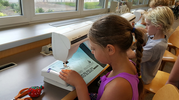  Sewing School ®: 21 Sewing Projects Kids Will Love to